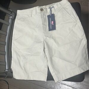 Vineyard Vines Boys short. Cream and navy colors